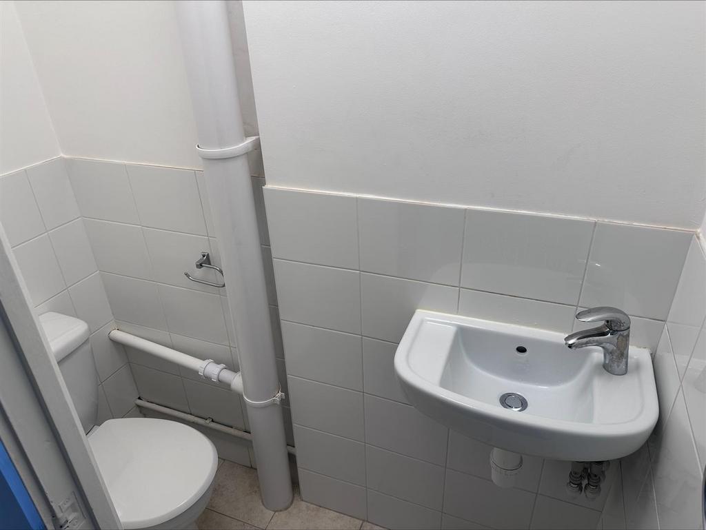 2nd toilet.jpeg