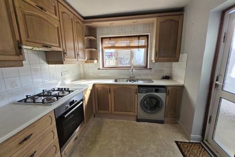 2 bedroom terraced house to rent, Grosvenor Road, Edmonton, N9