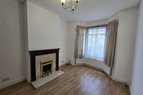 2 bedroom terraced house to rent, Grosvenor Road, Edmonton, N9