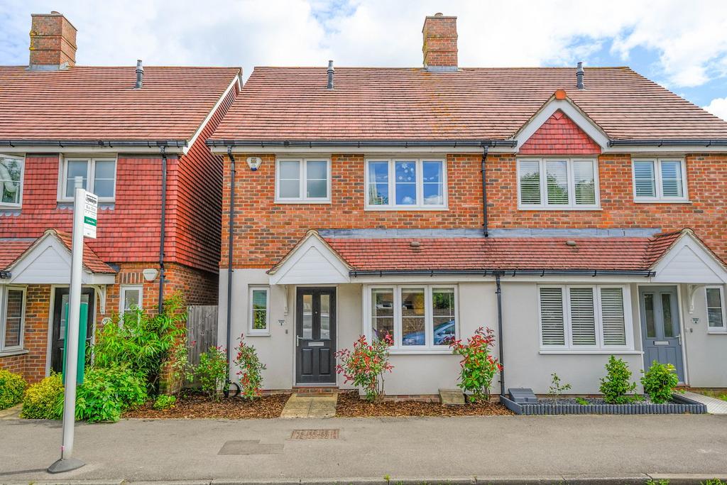 Ambleside Avenue, WALTONONTHAMES, KT12 4 bed semidetached house to rent £2,750 pcm (£635 pw)