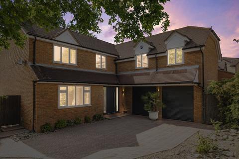 5 bedroom detached house for sale, Wilsons Close, Stevenage SG1