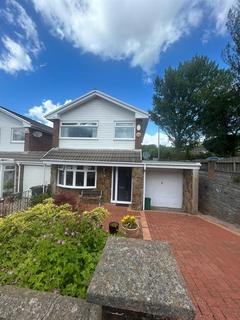 3 bedroom detached house to rent, Gowers Road, Cwmbach, Aberdare