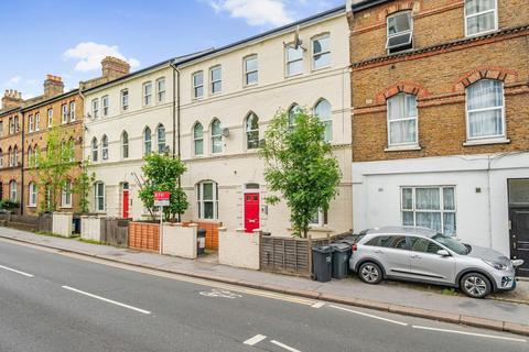 Flat 4, 49 Penge Road, London, SE25 4EJ