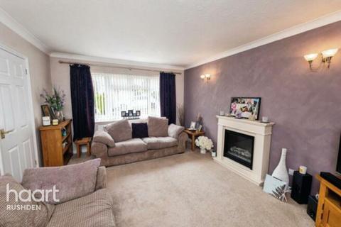 4 bedroom detached house for sale, Hay Close, Rushden