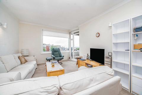 2 bedroom apartment for sale, St Nicholas Close, Barry CF62