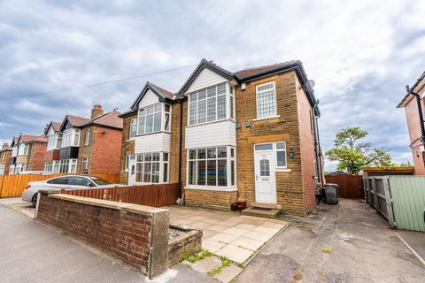 3 bedroom semi-detached house for sale, Leeds Road, Dewsbury, WF12