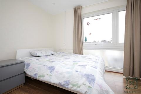 2 bedroom apartment for sale, Mintern Close, Hedge Lane, Enfield, N13