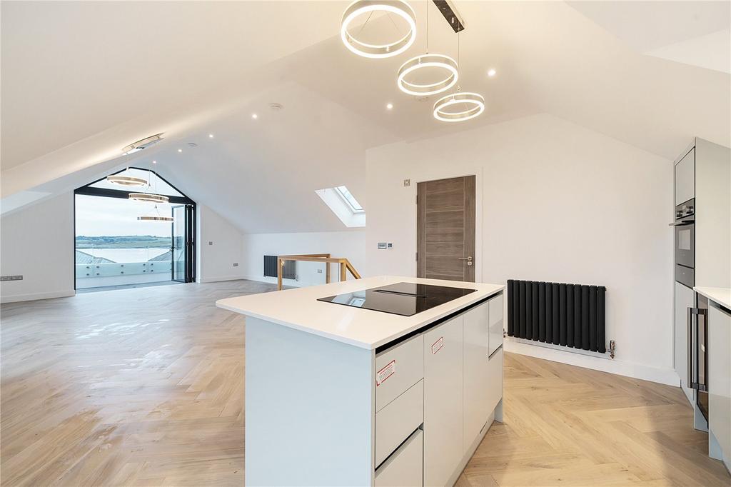 Kitchen/Dining Area