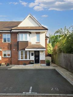 3 bedroom end of terrace house for sale, Soprano Way, Esher, KT10