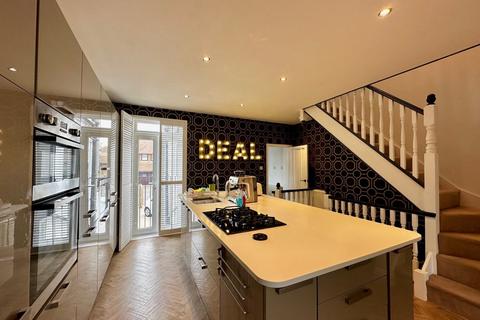 4 bedroom terraced house for sale, Gladstone Road, Walmer, Deal, CT14