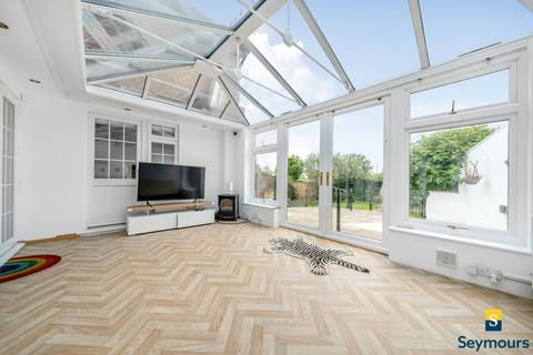 1 Bryanstone Avenue, Guildford, GU2 9UN