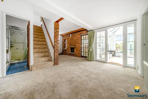 1 Bryanstone Avenue, Guildford, GU2 9UN
