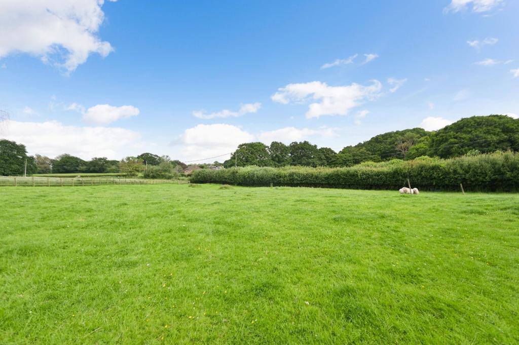 Bilsington, Ashford, Kent, TN25 5 bed detached house for sale £1,100,000