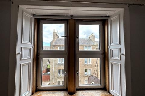 2 bedroom flat to rent, Provost Road, Dundee, DD3