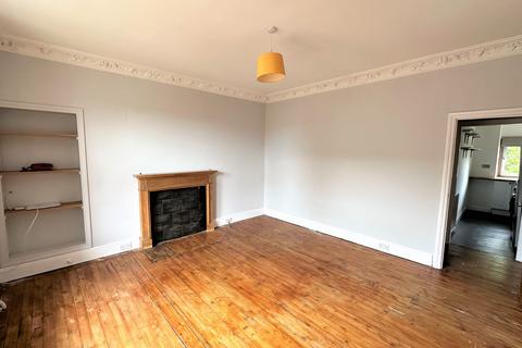 2 bedroom flat to rent, Provost Road, Dundee, DD3