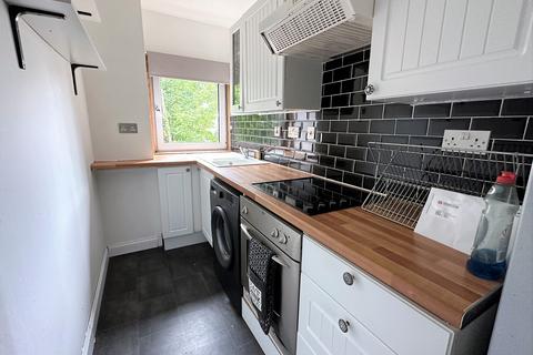 2 bedroom flat to rent, Provost Road, Dundee, DD3