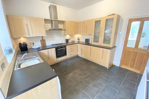 10 Glen Grove, Royton, Oldham, OL2 5SY