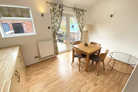 10 Glen Grove, Royton, Oldham, OL2 5SY