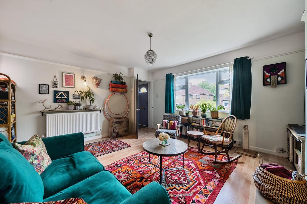 Miles Hill Avenue, Leeds LS7 3 bed semidetached house for sale £250,000