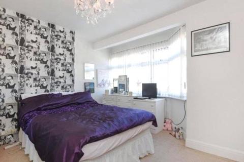 3 bedroom terraced house to rent, Chelston Road, Ruislip, HA4