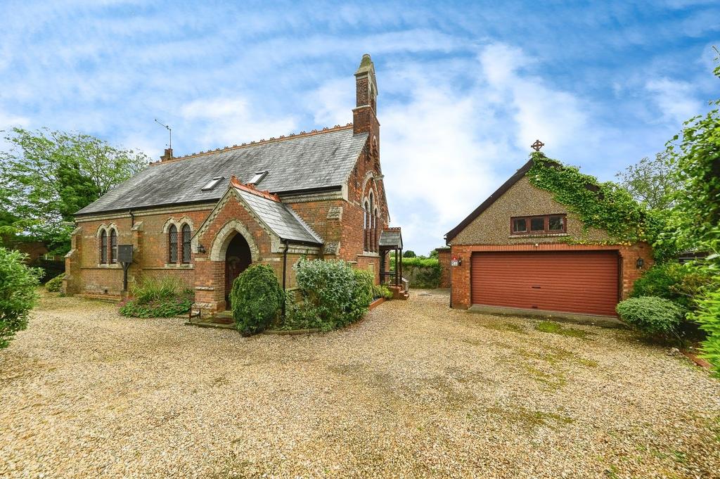 Sutton Road, King's Lynn PE34 3 bed detached house - £400,000