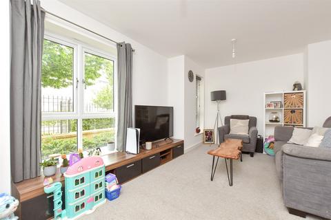2 bedroom ground floor flat for sale, Springhead Road, Northfleet, Gravesend, Kent