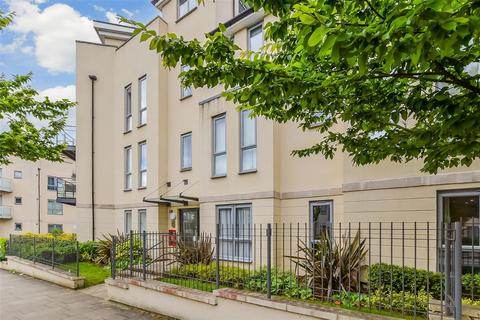 2 bedroom ground floor flat for sale, Springhead Road, Northfleet, Gravesend, Kent