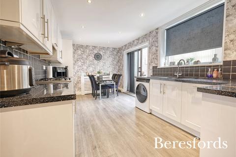 4 Chippenham Road, Romford, RM3 8EX
