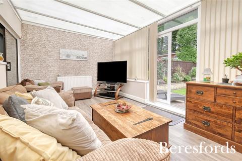 4 Chippenham Road, Romford, RM3 8EX