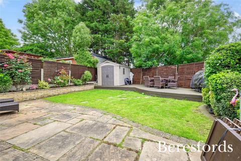 4 Chippenham Road, Romford, RM3 8EX