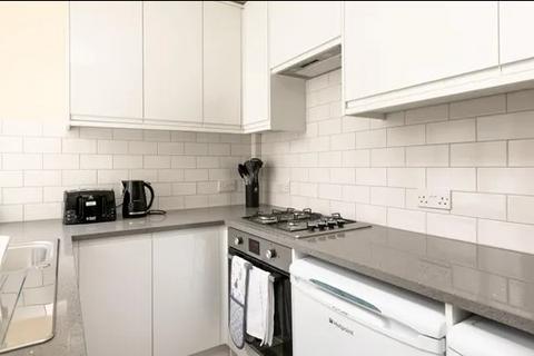 2 bedroom property to rent, Colney Hatch Lane, London, N10