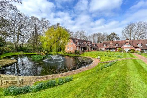 3 bedroom end of terrace house for sale, Salisbury Road, Burton, Christchurch, BH23