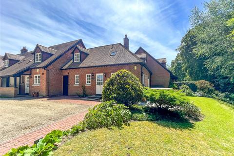 3 bedroom end of terrace house for sale, Salisbury Road, Burton, Christchurch, BH23