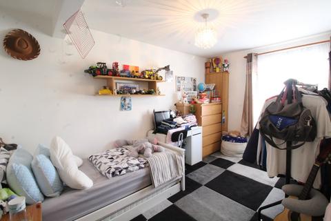 40 Eland Road, Croydon, CR0 4LG