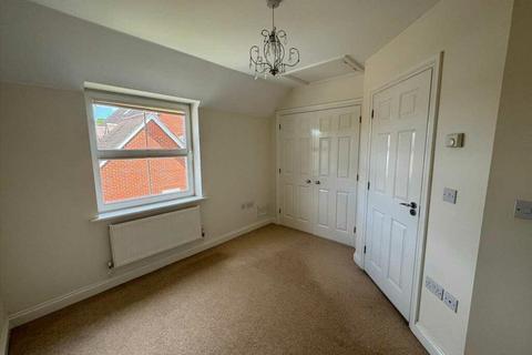 2 bedroom townhouse to rent, Park View, Whitchurch