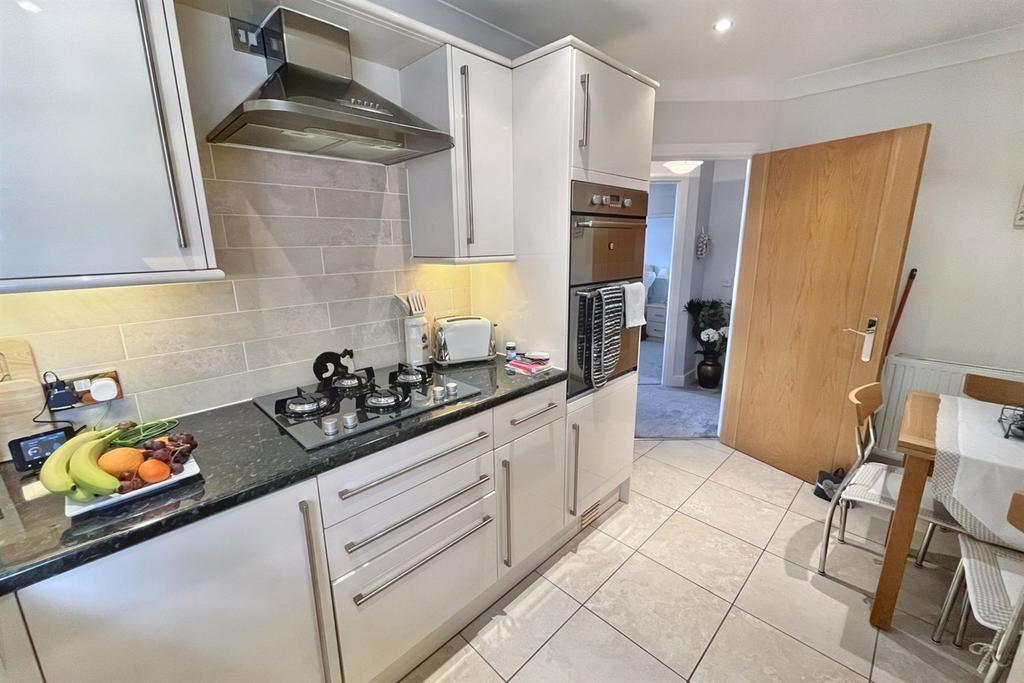 Kitchen/Breakfast Ro