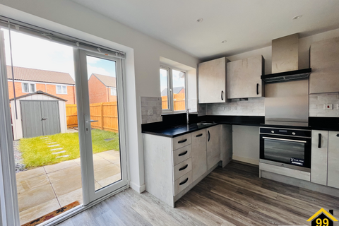 3 bedroom end of terrace house to rent, Canada Close, Nottingham, Nottinghamshire, NG14