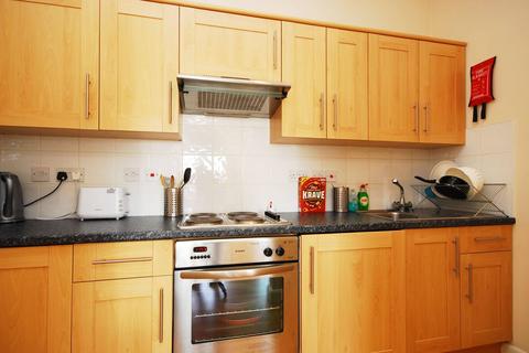 1 bedroom flat to rent, St John's Hill, Wandsworth, London, SW11