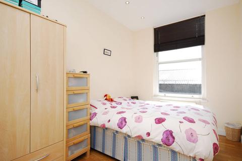 1 bedroom flat to rent, St John's Hill, Wandsworth, London, SW11