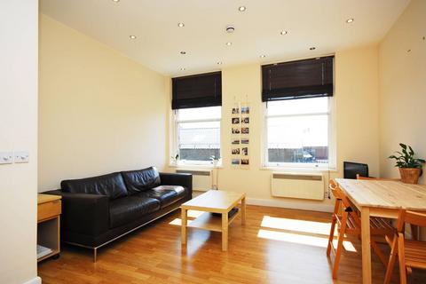 1 bedroom flat to rent, St John's Hill, Wandsworth, London, SW11