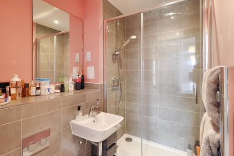 2 bedroom apartment for sale, Mole Road, Hersham KT12