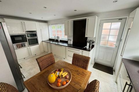 4 bedroom detached house for sale, Carlton Road, Hale, Altrincham, Cheshire, WA15 8RH