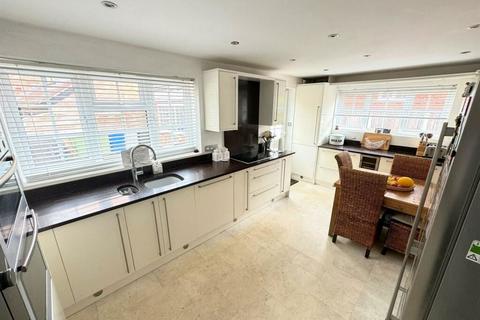 4 bedroom detached house for sale, Carlton Road, Hale, Altrincham, Cheshire, WA15 8RH