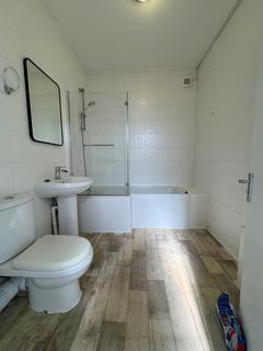 2 bedroom flat to rent, 118 Ashley Road, Poole, Dorset, BH14