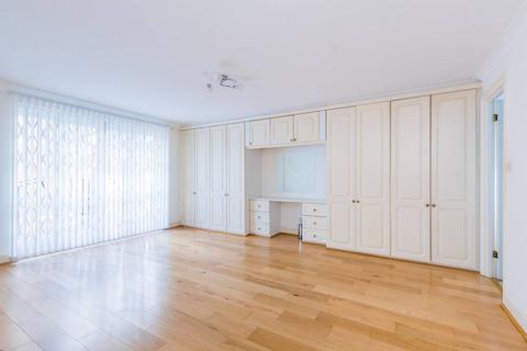 2 bedroom flat for sale, Ridgeway Gardens, Highgate, London, N6