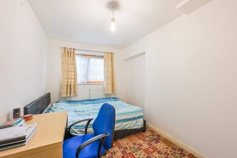 9 Wesley Close, London, N7 7BF