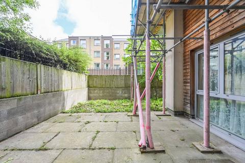 9 Wesley Close, London, N7 7BF