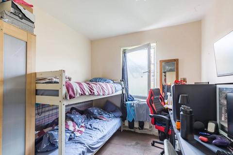 2 bedroom flat for sale, Turnpike Mews, Turnpike Lane, London, N8