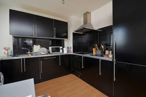 2 bedroom flat for sale, Portland Street, Elephant and Castle, London, SE17