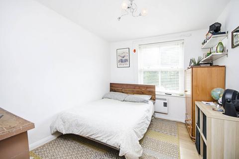 2 bedroom flat to rent, Kenninghall Road, Lower Clapton, London, E5